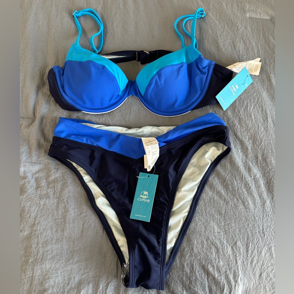 Colorblock underwire bikini 
High rise bottoms